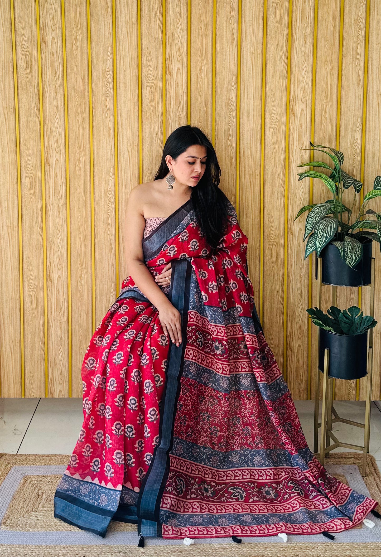 Red Color Premium And Rich Quality Soft Linen Cotton Digital Print Saree