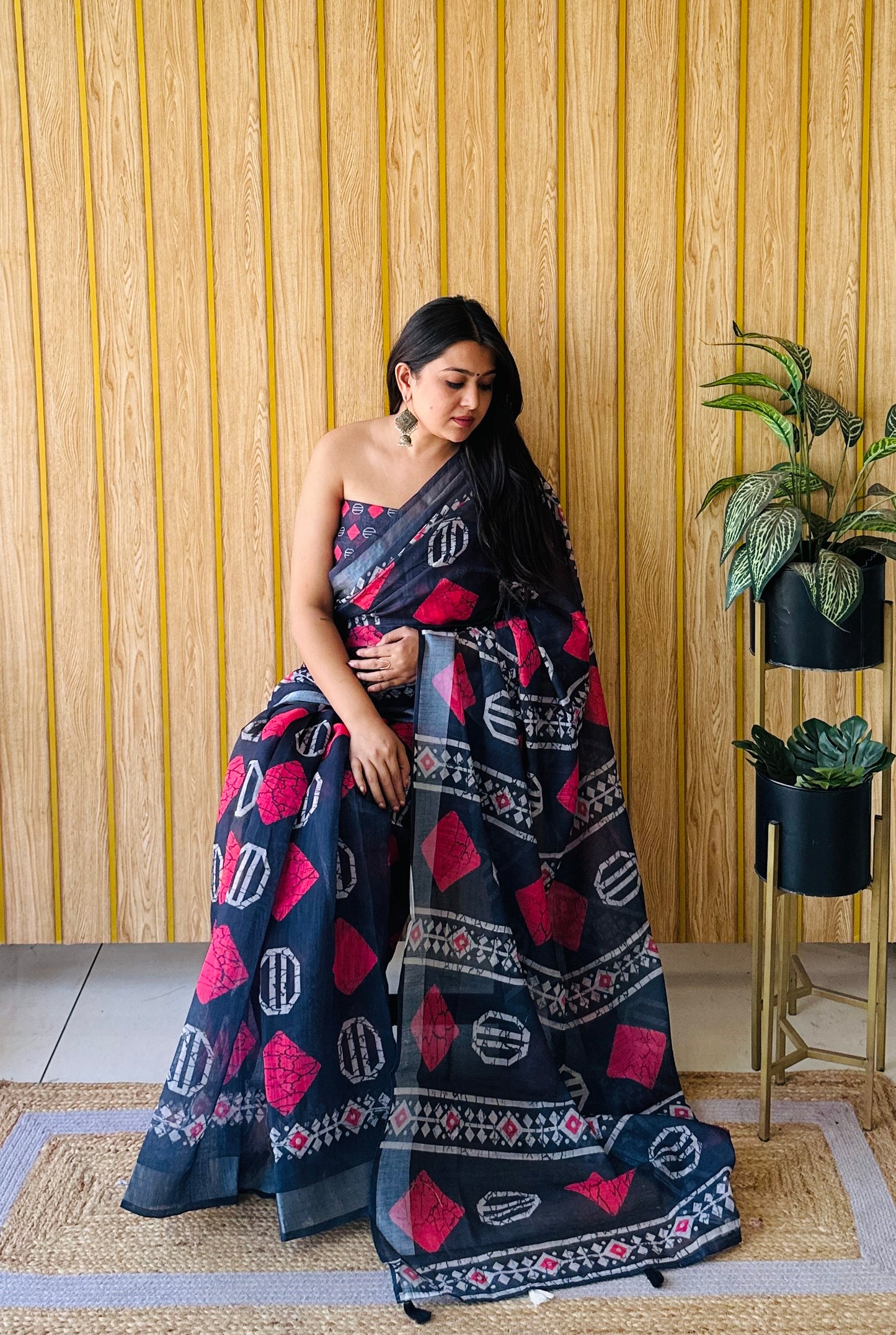 New Concept Premium And Rich Soft Linen Cotton Digital Print Saree With Silver Border