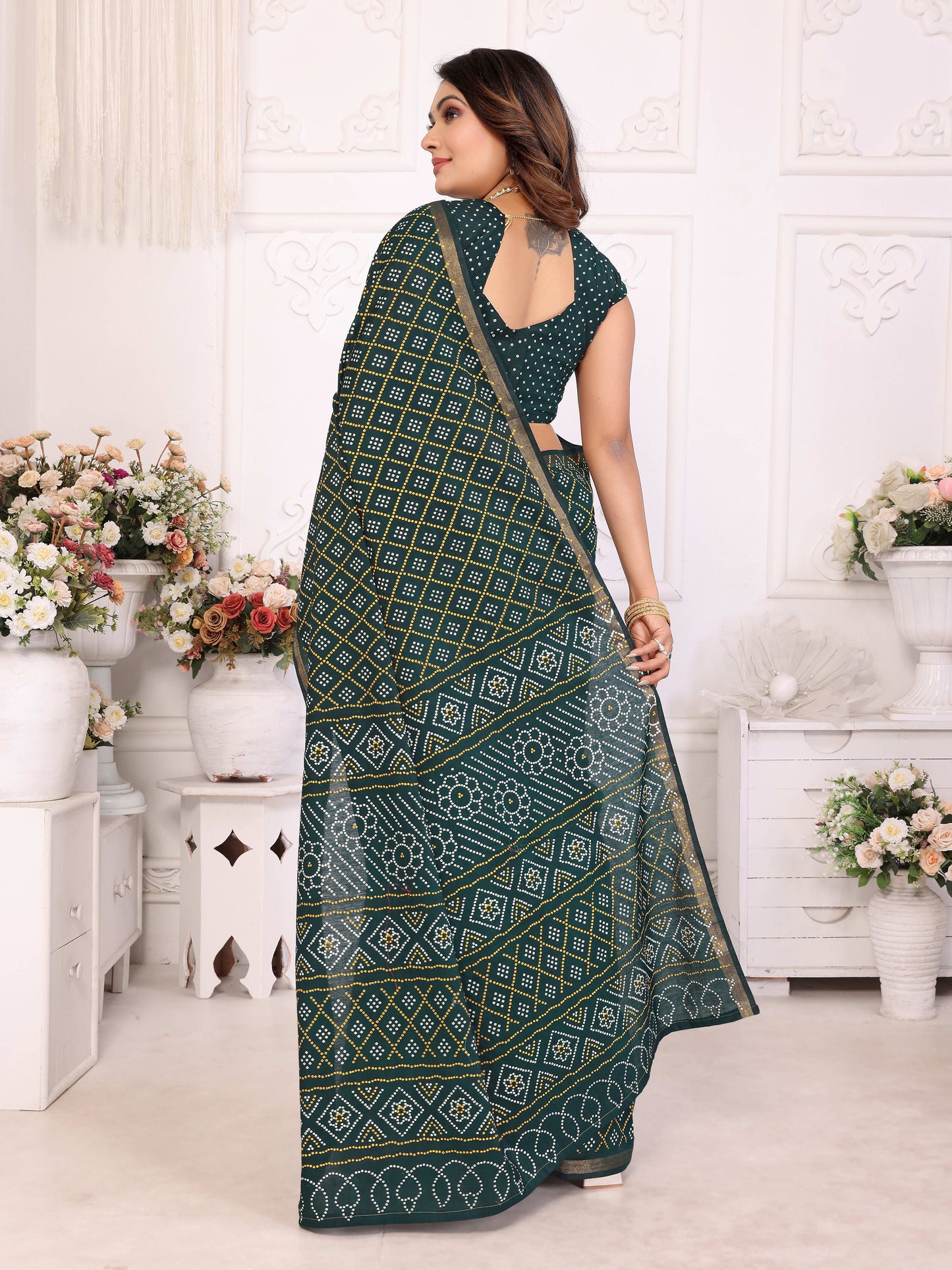 हरी अम्बा शुद्ध पटोला और बंधेज पैटर्न नरम सूती हल्के वजन की साड़ी