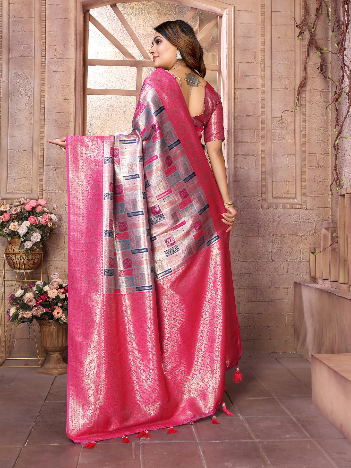 Pink Somya Banarasi Chaturi silk saree With Jari weaving Border