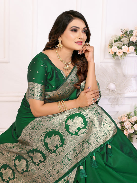 Green Rani Banarasi silk saree with beautiful Gala weaving exclusive work soft comfy