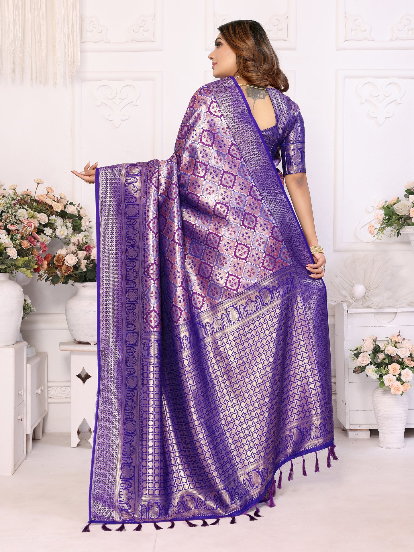 Purple Chaturi-2 Banarasi Chaturi silk saree Jari weaving Border