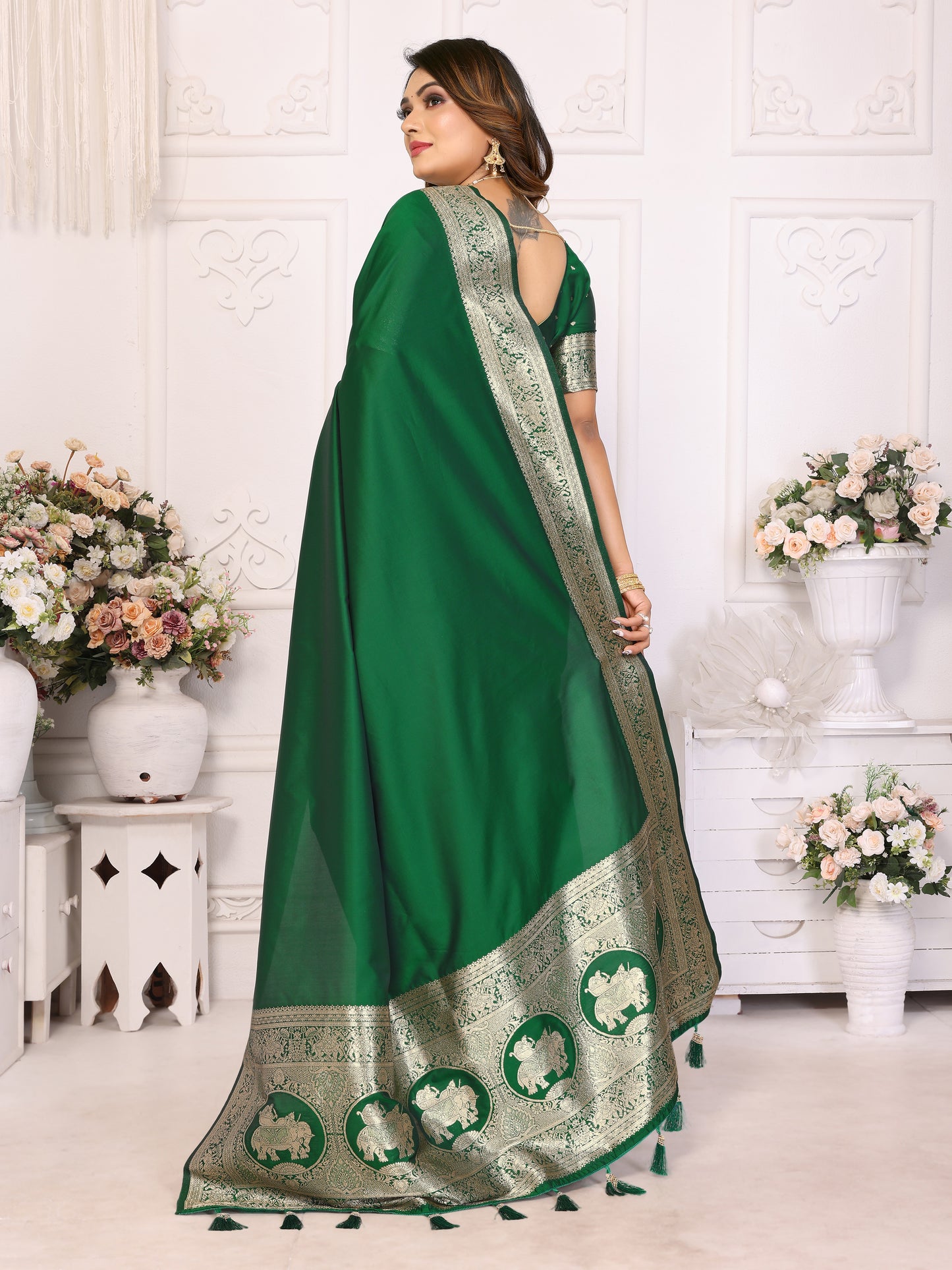 Green Rani Banarasi silk saree with beautiful Gala weaving exclusive work soft comfy