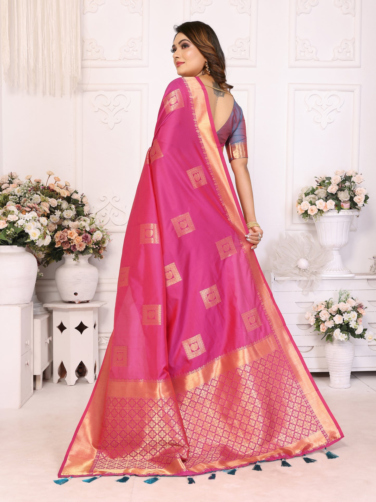Pink Sameera Lichi soft Silk sarees With Silk woven Butta And Zari Border