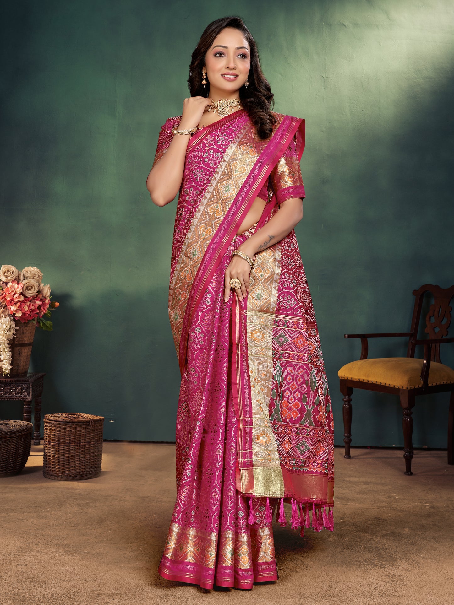 Pink Color Dazzling Handloom Silk Saree Ikkat Patola Saree With Kanchi Zari Border