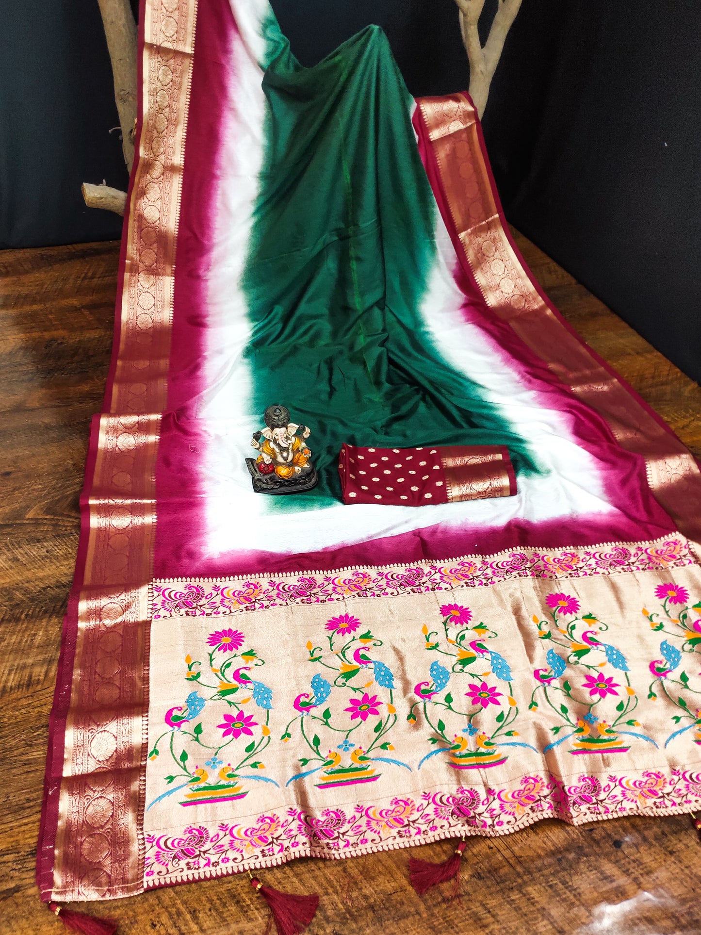 हरे रंग की सुपीरियर और प्रीमियम शुद्ध पैठणी साड़ी 3डी डाइंग शिबोरी डाइंग के साथ