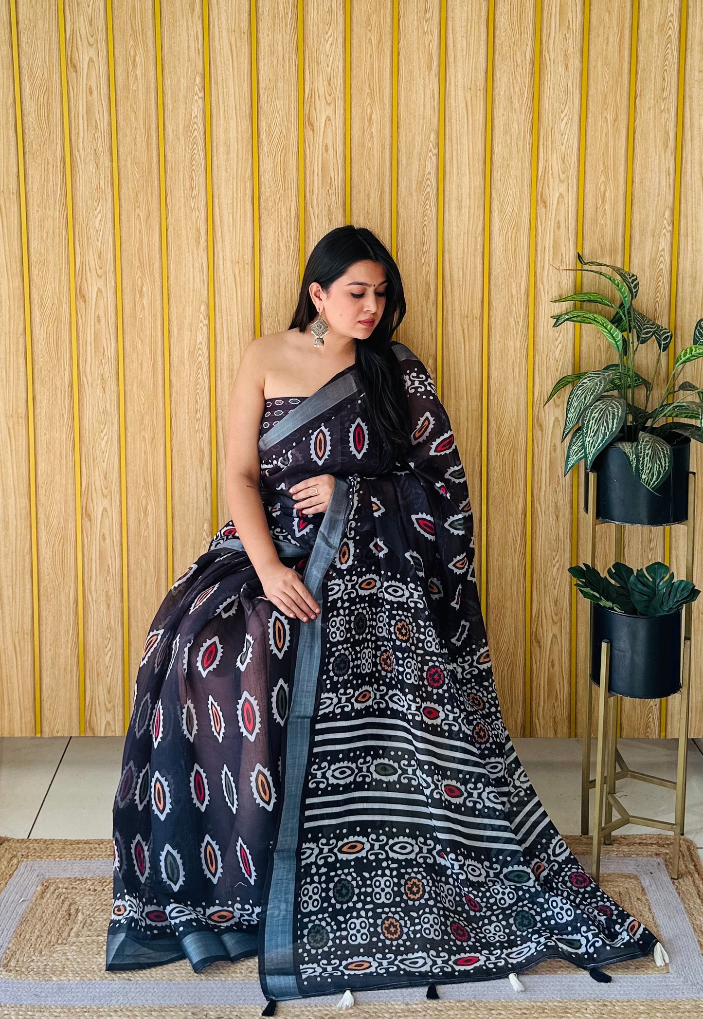 Black Color Premium And Rich Quality Soft Linen Cotton Digital Print Saree