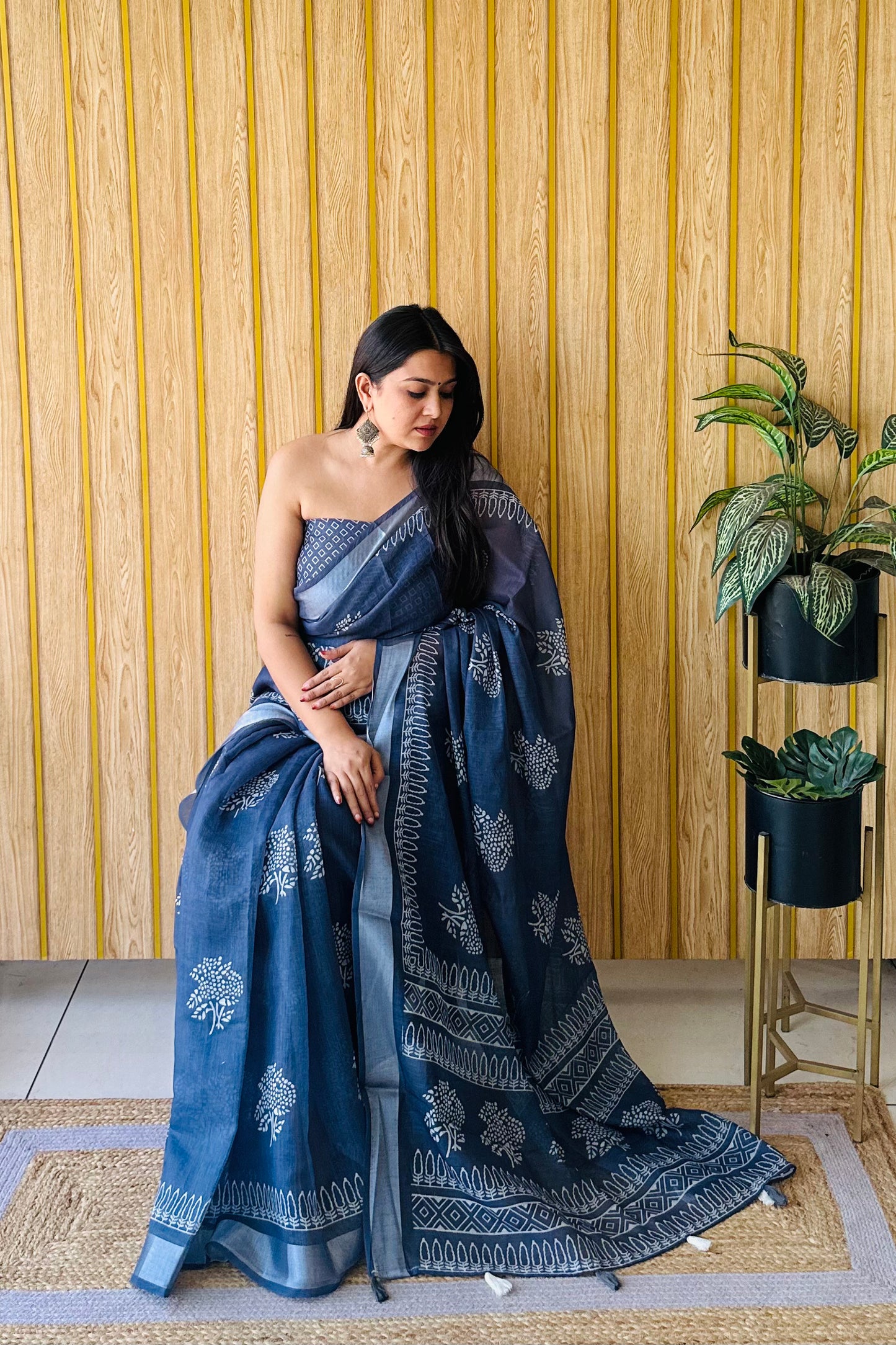 Gray Color Exclusive Quality Beautiful Soft Linen Cotton Digital Print Saree