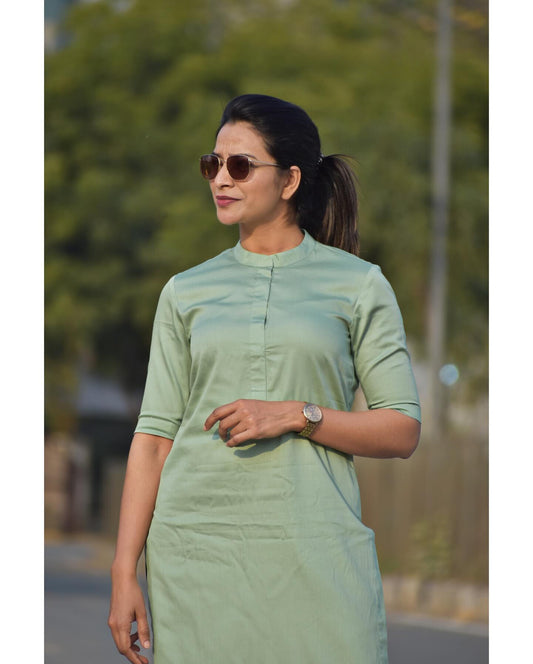 भारतीय पार्टी वियर के लिए सिल्क कुर्ता सेट - सिल्क स्ट्रेट कुर्ता पैंट सेट - महिलाओं के लिए भारतीय कुर्ता -