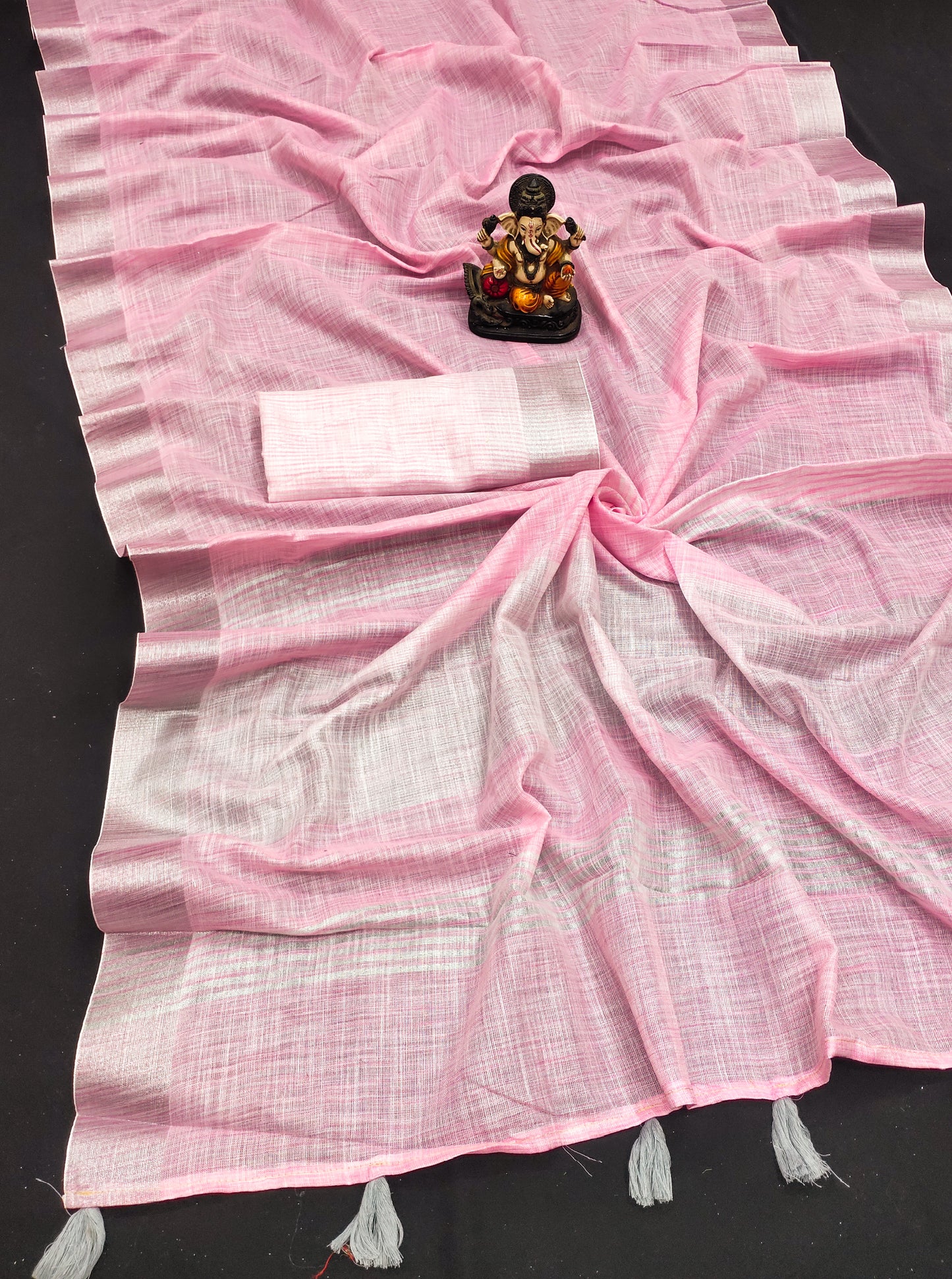 पिंक लिनन ब्यूटी ग्रिवा कोलाज और ऑफिस वियर कलेक्शन