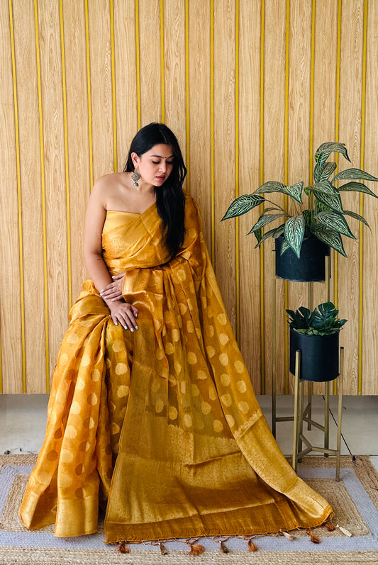 पीले रंग की पर्मियम सॉफ्ट गिमिचू सिल्क साड़ी और जरी बुनाई बॉर्डर