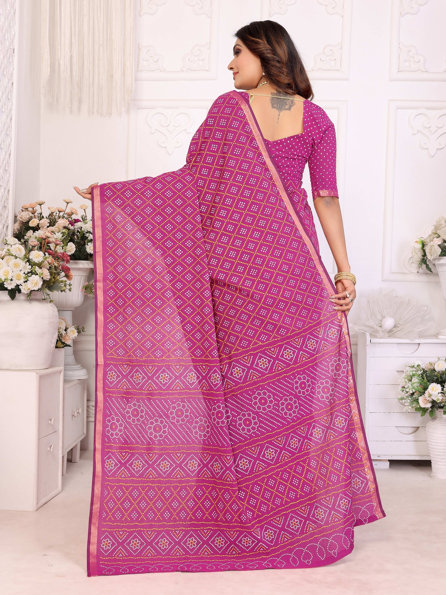 गुलाबी अंबा शुद्ध पटोला और बंधेज पैटर्न मुलायम सूती हल्के वजन की साड़ी