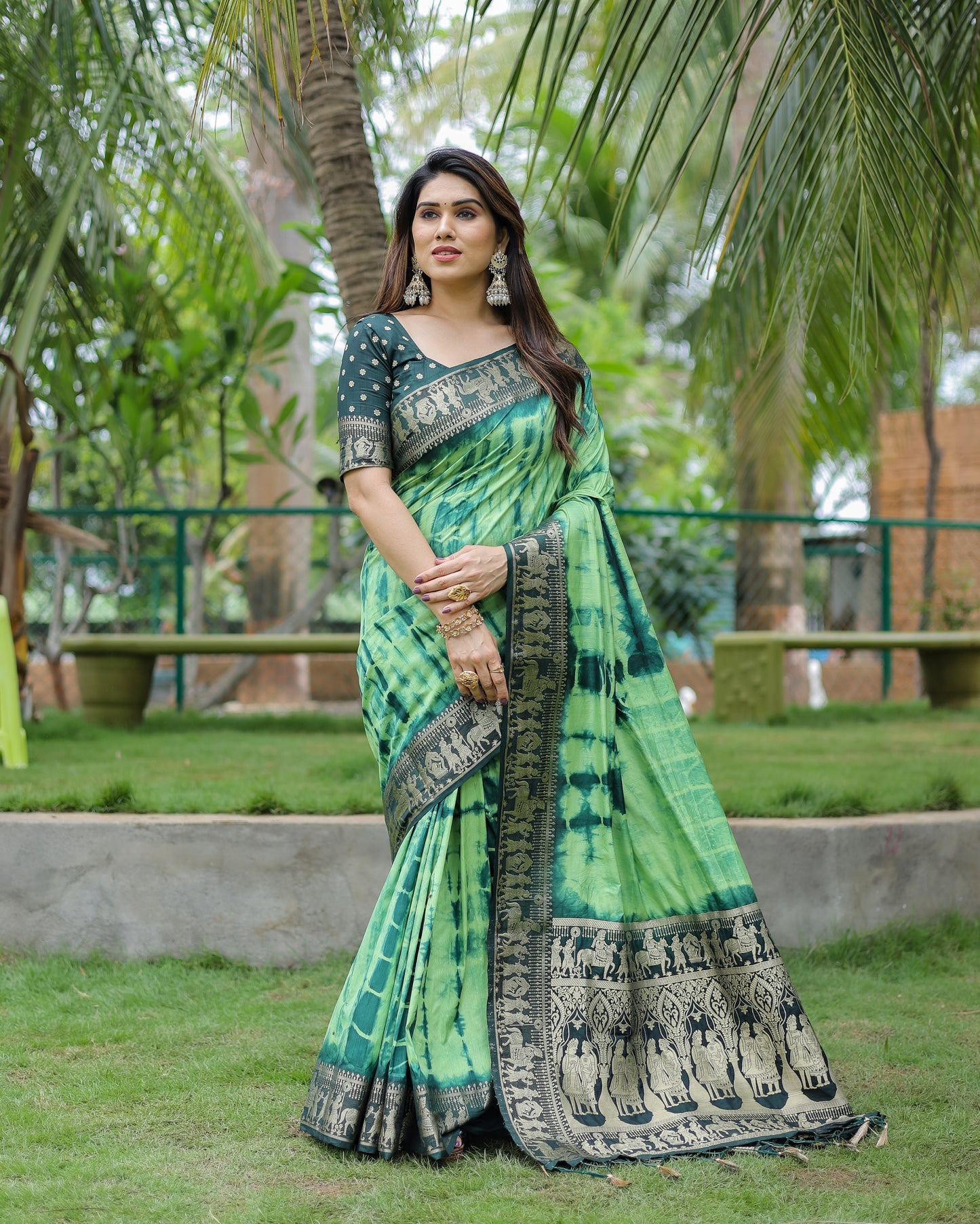 Green Color Premium And High Quality,Comfortable Sibori Work With Soft Dola Silk Saree