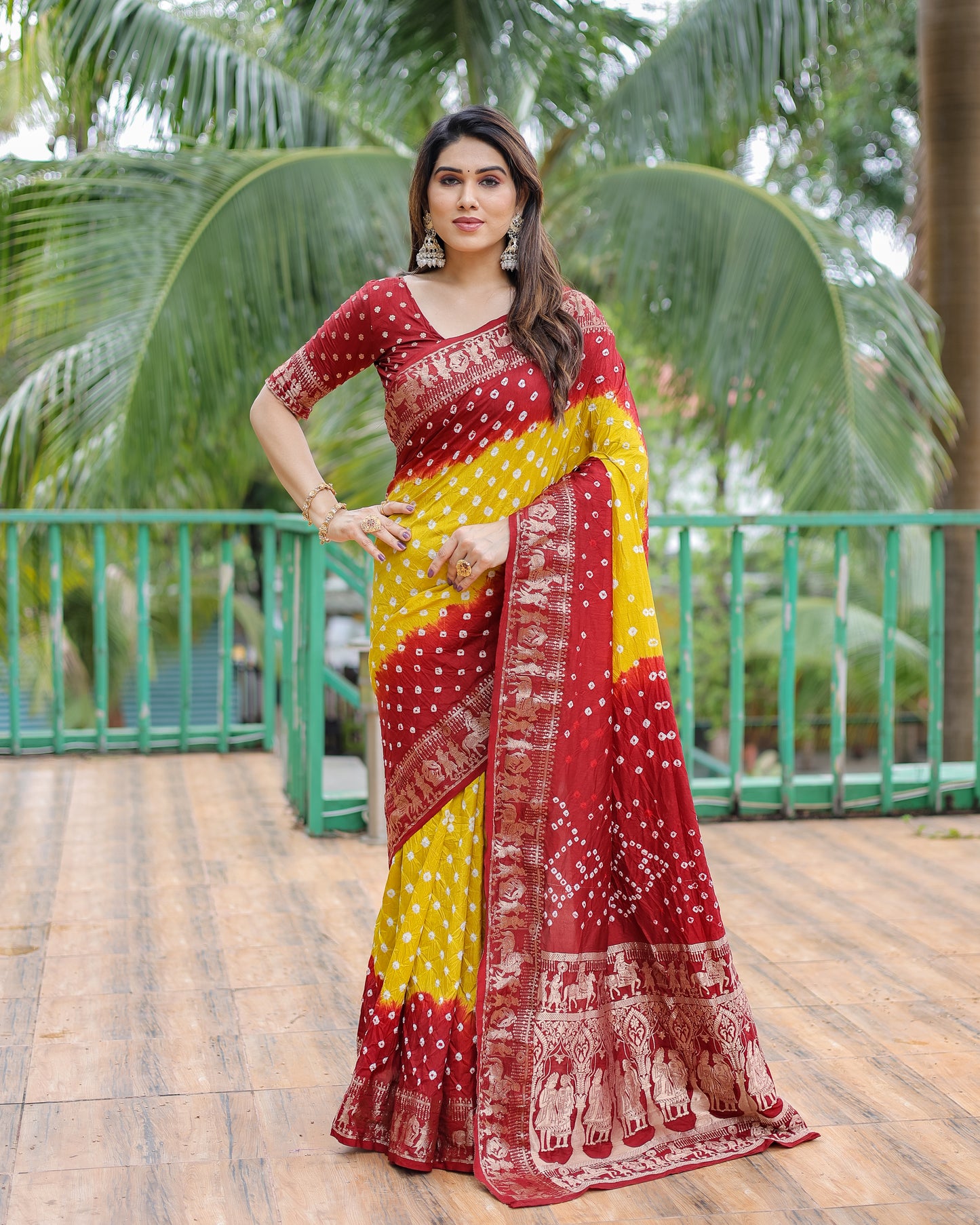 लेमन येलो वामिका बंधेज सिल्क साड़ी ज़री बुनाई रिच टिश्यू पल्लू के साथ