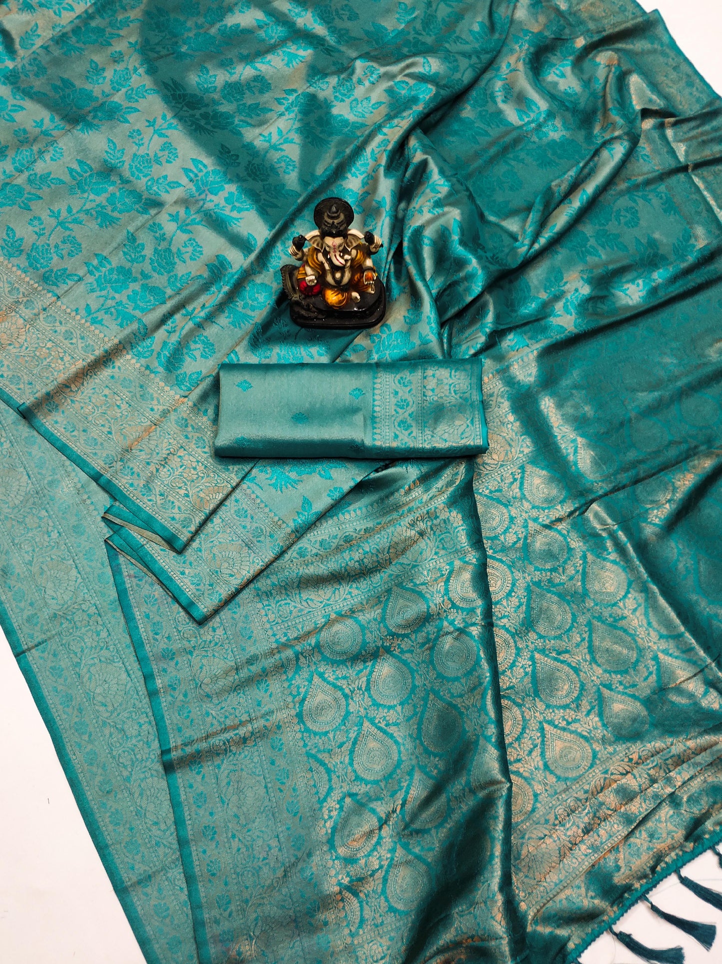 Sky Blue Roza soft Silk Kanjivaram blends saree with beautiful weaving exclusive work