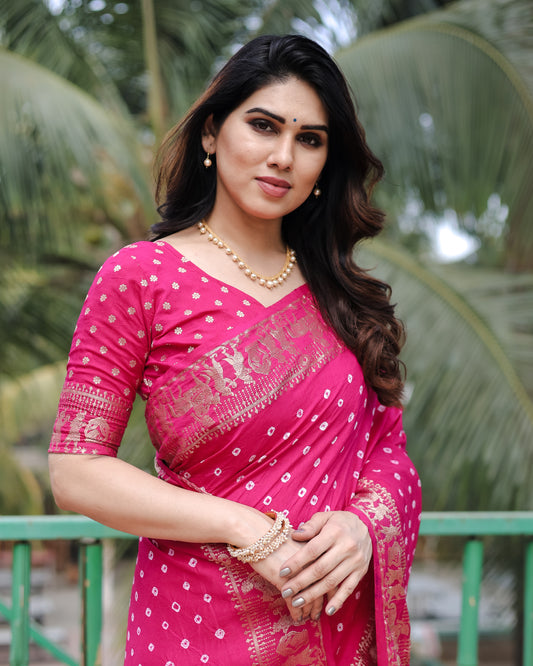 ज़री बुनाई बॉर्डर के साथ गुलाबी मौसमी शुद्ध बंधेज सिल्क साड़ी