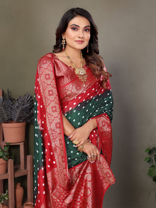 हरी सत्यवती बंधेज साटन सिल्क साड़ी ज़री बुनाई बॉर्डर के साथ