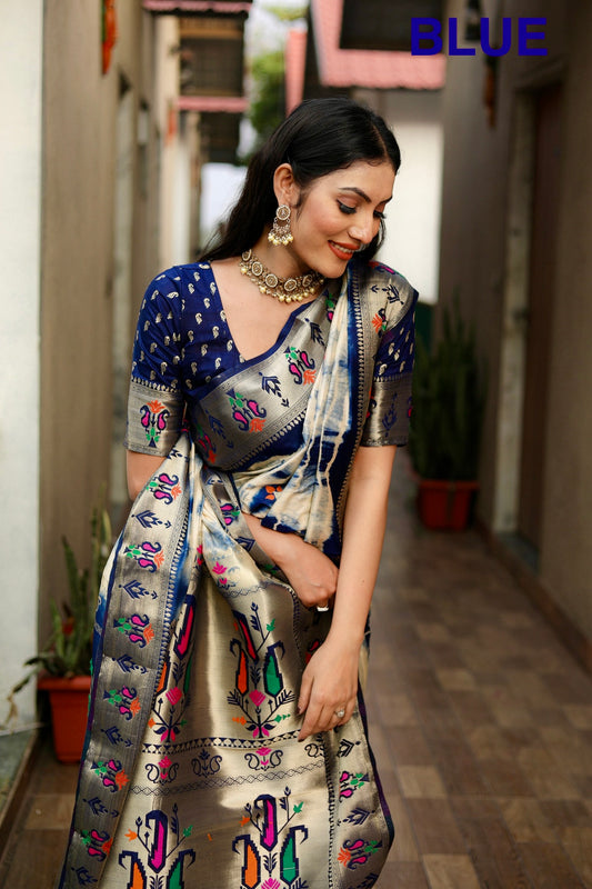 नीले रंग की विशेष सिबरी प्रिंट पैथानी सिल्क साड़ी ज़री गोल्ड और मीनाकारी पैथानी बॉर्डर