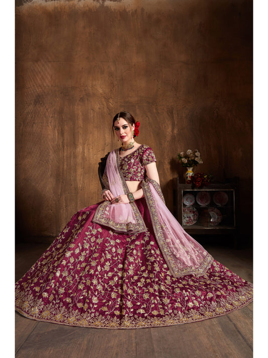 मैरून रंग डोरी, बिल्ला और सेक्विन कढ़ाई लहंगा चोली