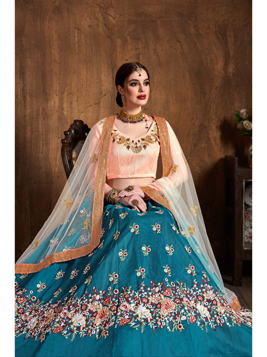 चैती नीला रंग सेक्विन, रेशम धागा और डोरी कढ़ाई लहंगा चोली