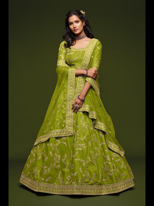 नियॉन कलर आर्ट सिल्क थ्रेड, ज़री, डोरी और सेक्विन कढ़ाई वर्क लहंगा चोली