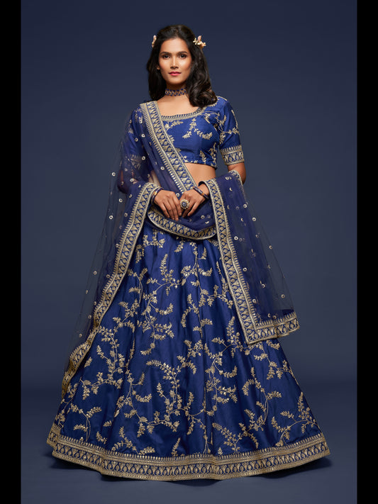 नीले रंग की कला रेशम धागा, ज़री, डोरी और सेक्विन कढ़ाई काम लेहेंगा चोली