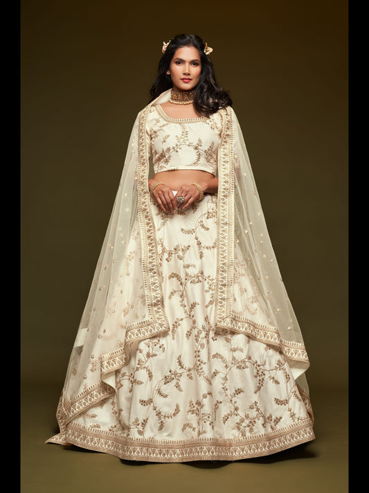 सफ़ेद रंग की आर्ट सिल्क थ्रेड, ज़री, डोरी और सेक्विन कढ़ाई वर्क लहंगा चोली