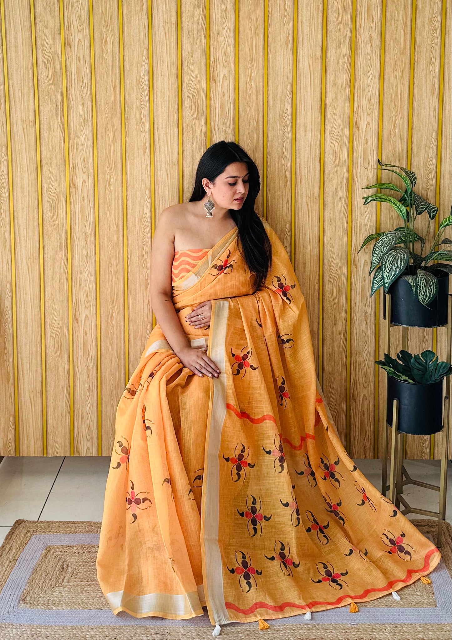 ऑरेंज एक्सक्लूसिव वेडिंग सॉफ्ट लिनन कॉटन डिजिटल प्रिंट साड़ी सिल्वर बॉर्डर के साथ