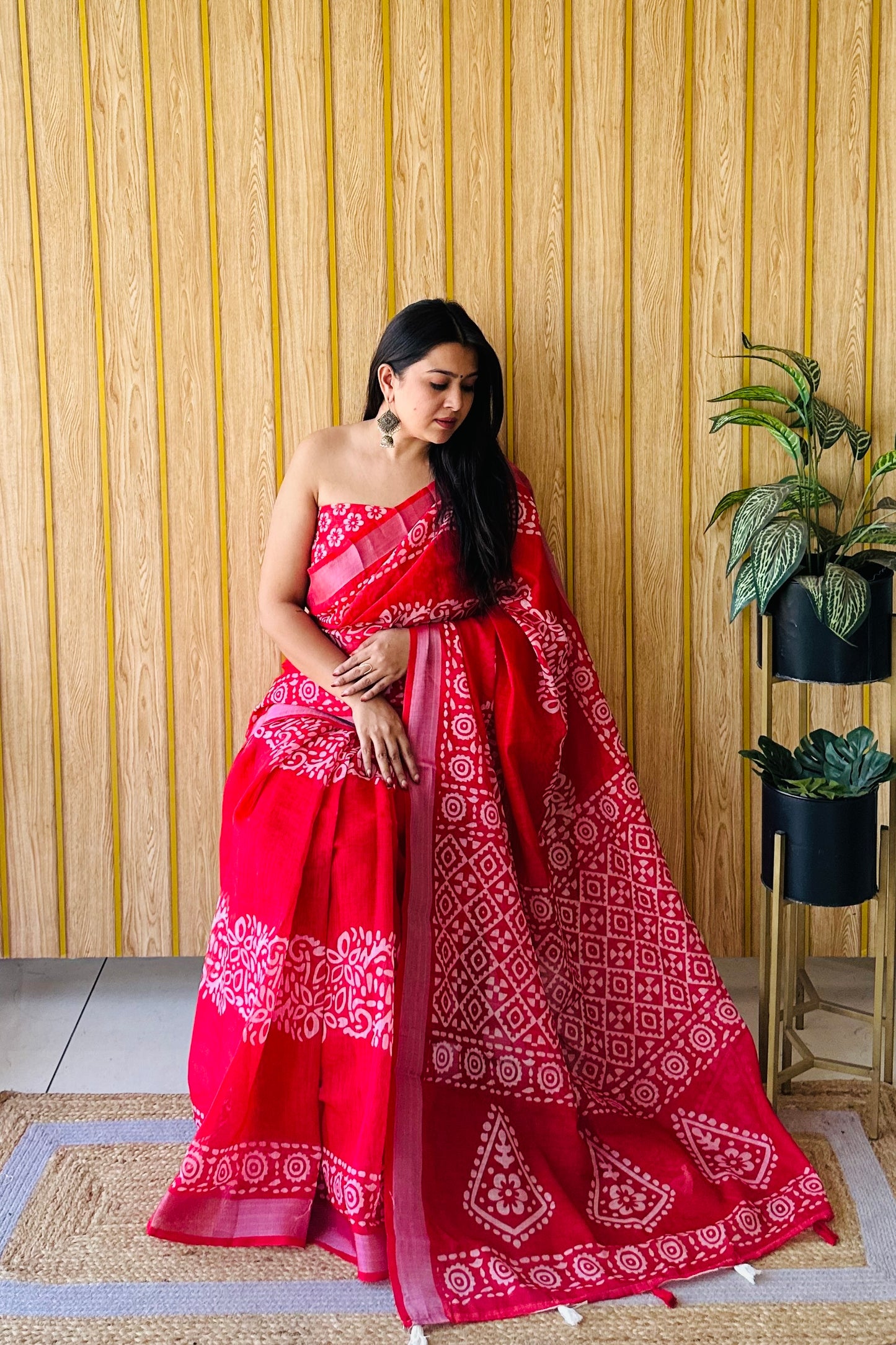 Red-White Color Exclusive Quality Beautiful Soft Linen Cotton Digital Print Saree