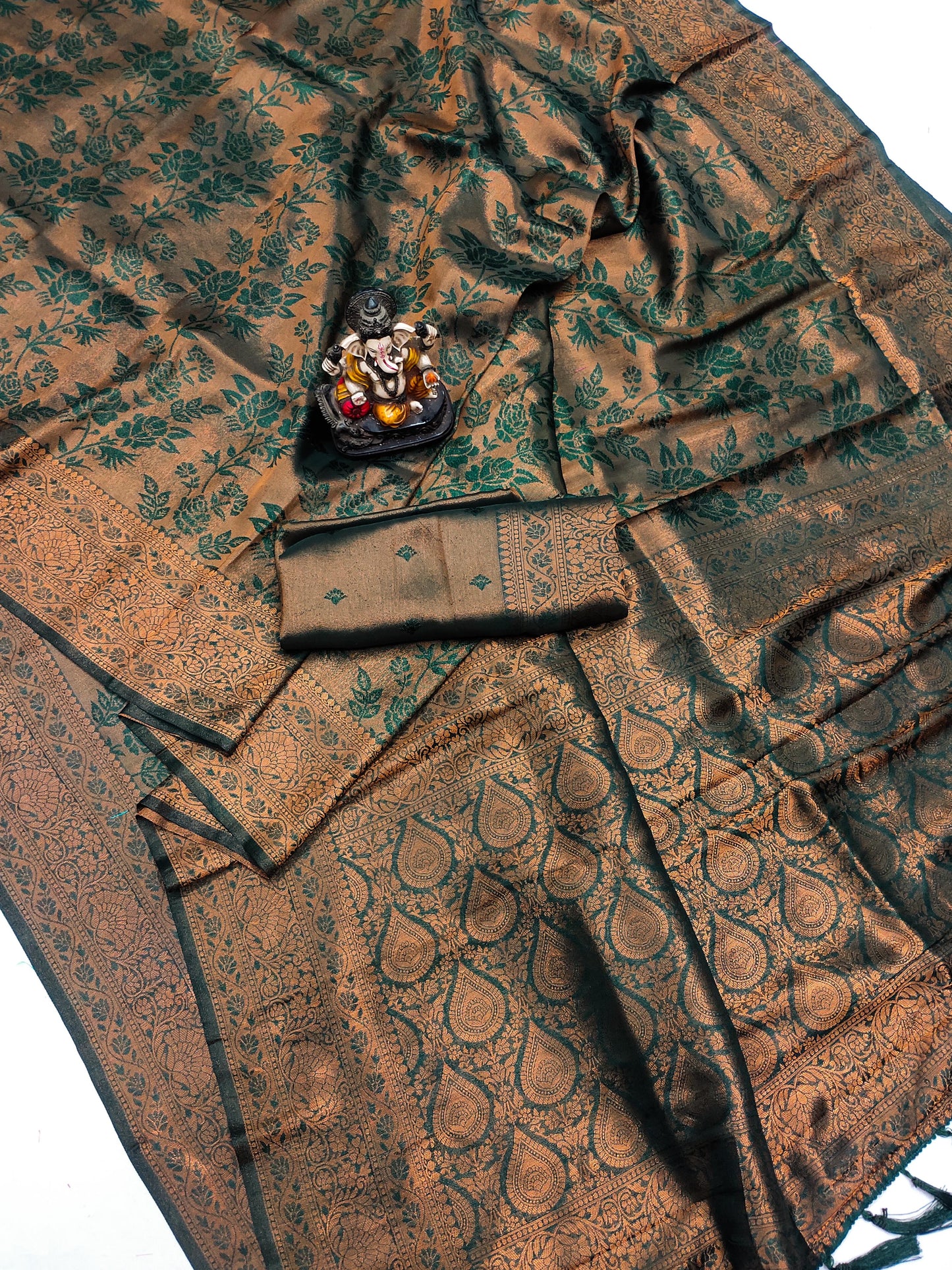 ग्रीन रोजा सॉफ्ट सिल्क कांजीवरम मिश्रण साड़ी सुंदर बुनाई विशेष काम के साथ