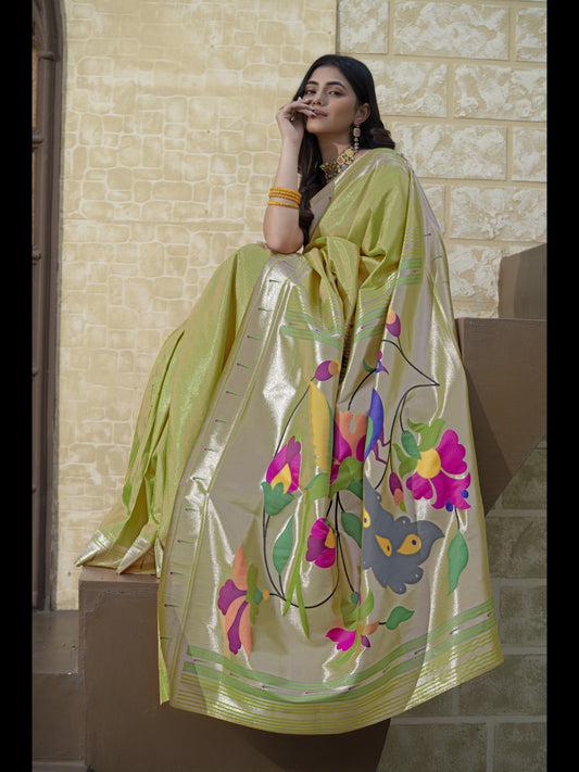 हरे रंग की पैठानी मुलायम मिश्रित रेशम ज़री से बुनी हुई साड़ी