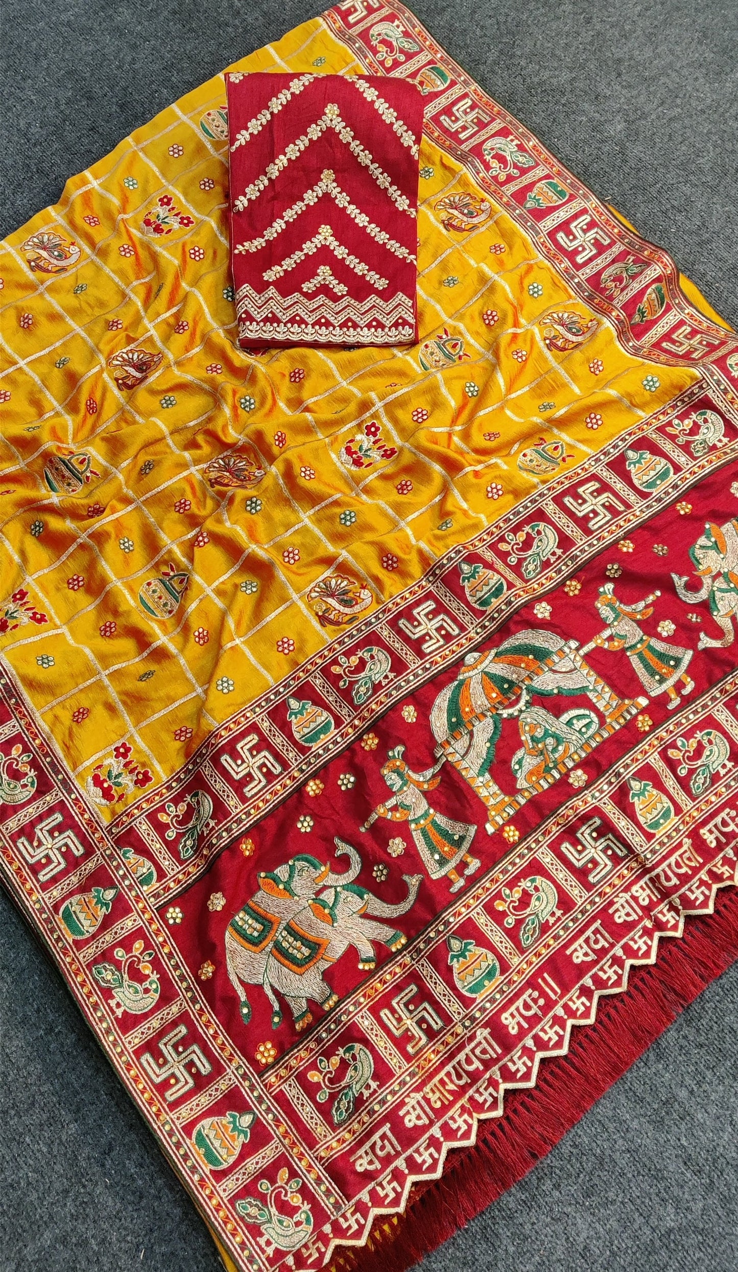 नारंगी पीला मैरून रंग साक्षी सिंह कढ़ाई पैंट पटोला साड़ी विशेष अवसर के लिए