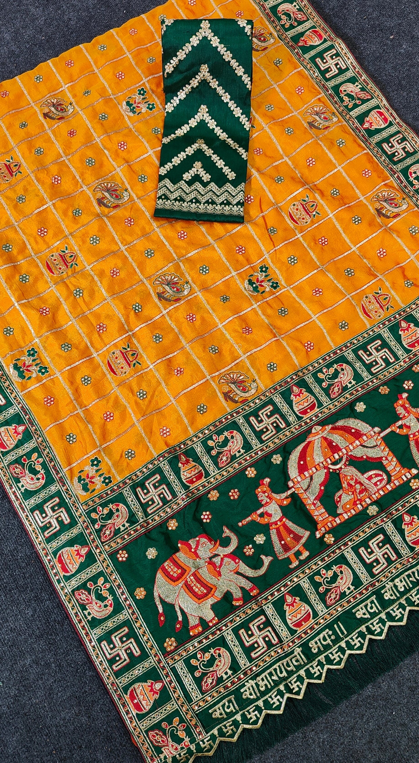 नारंगी पीला हरा रंग प्रियंका शर्मा कढ़ाई पैंट पटोला साड़ी विशेष अवसर के लिए