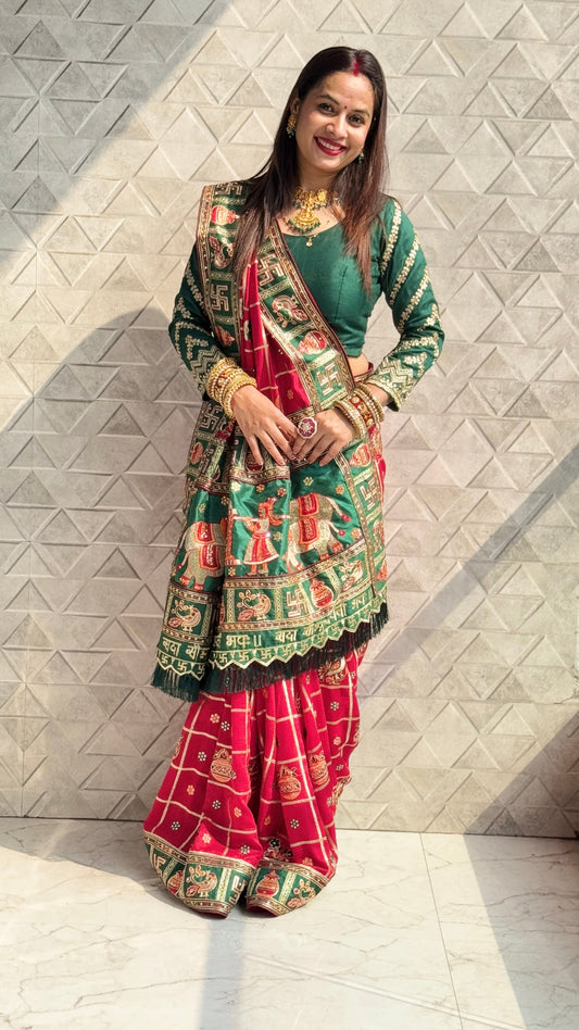 विशेष अवसर के लिए लाल रंग की कढ़ाई वाली पैंटर पटोला साड़ी