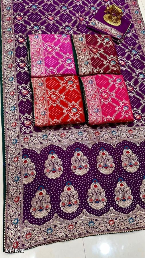 उत्कृष्ट पटोला प्रिंट फैंसी रंग संयोजन के साथ प्रीमियम डोला सिल्क साड़ी