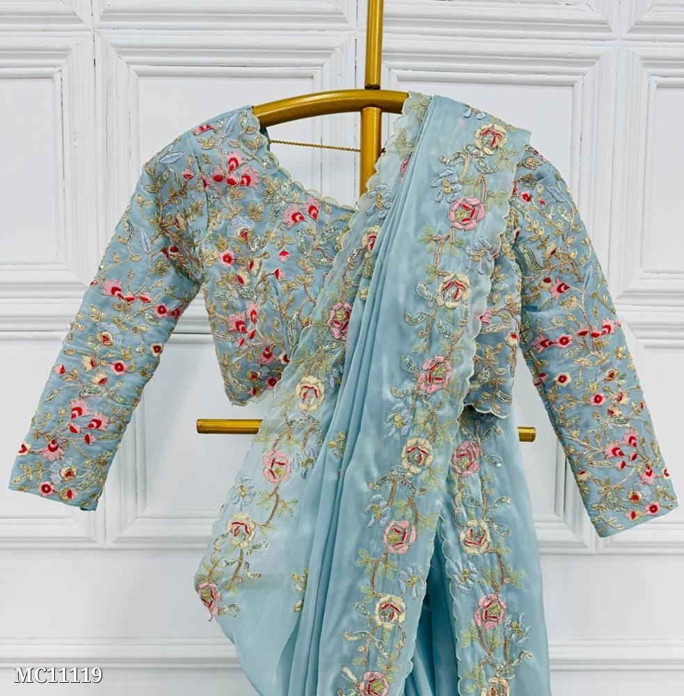 जिम्मी चू साड़ी वर्क कॉटन धागा और सेक्विन कढ़ाई