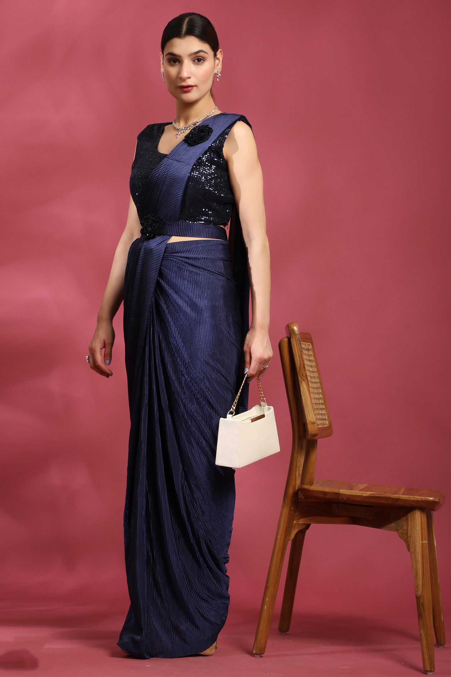 नीले रंग की खूबसूरत क्रश लाइक्रा रेडी टू वियर साड़ी