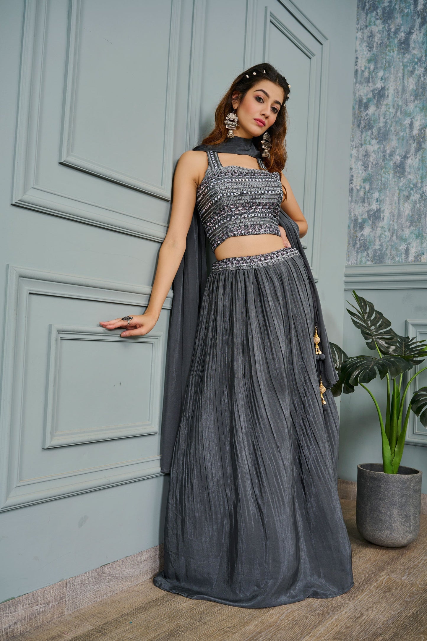 आकर्षक ग्रे कलर आर्ट सिल्क फैब्रिक रेडीमेड लहंगा सेक्विन वर्क के साथ
