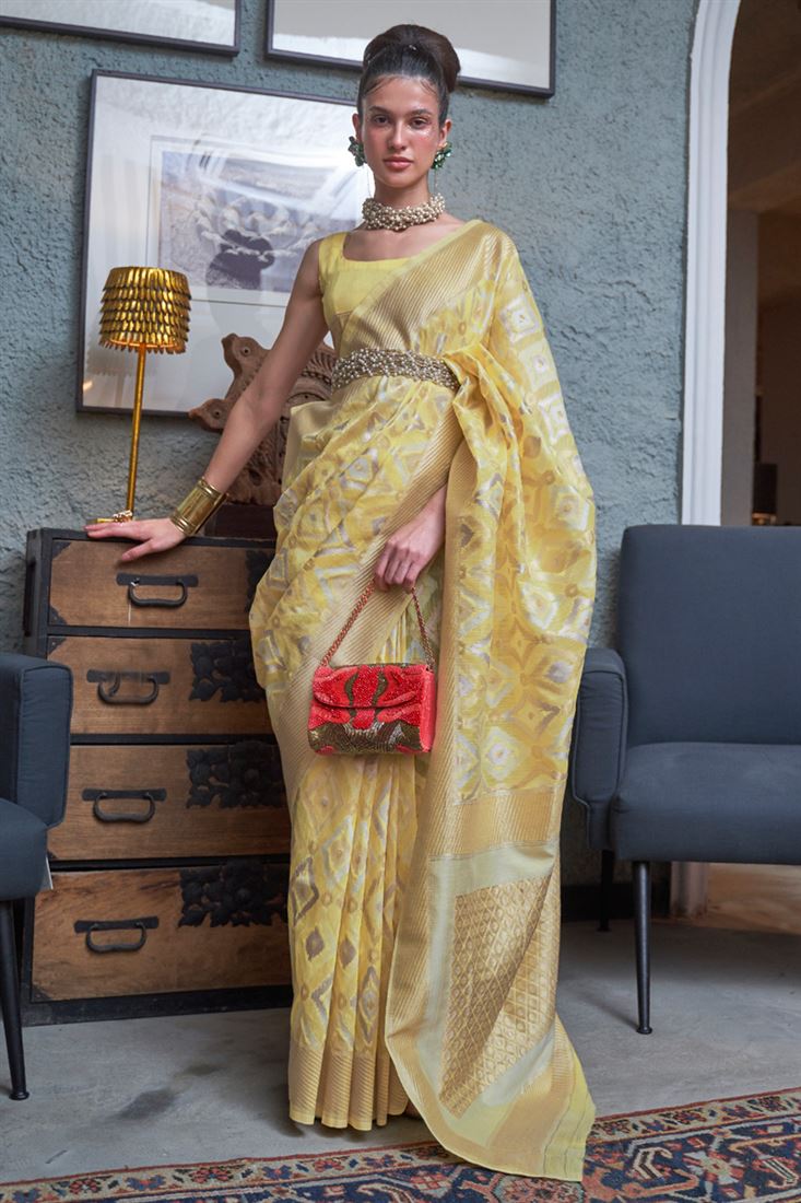 हथकरघा बुनी रिसेप्शन क्लासिक लिनन पीली साड़ी