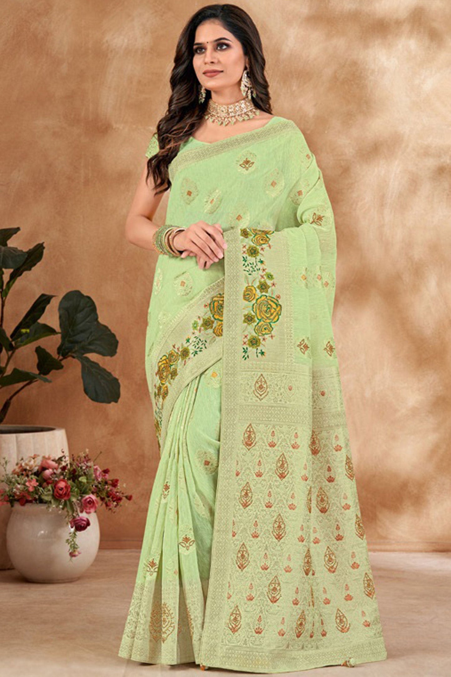 समुद्री हरे रंग में अद्भुत कोरा सिल्क फैब्रिक साड़ी पर फ़ॉइल प्रिंटेड वर्क