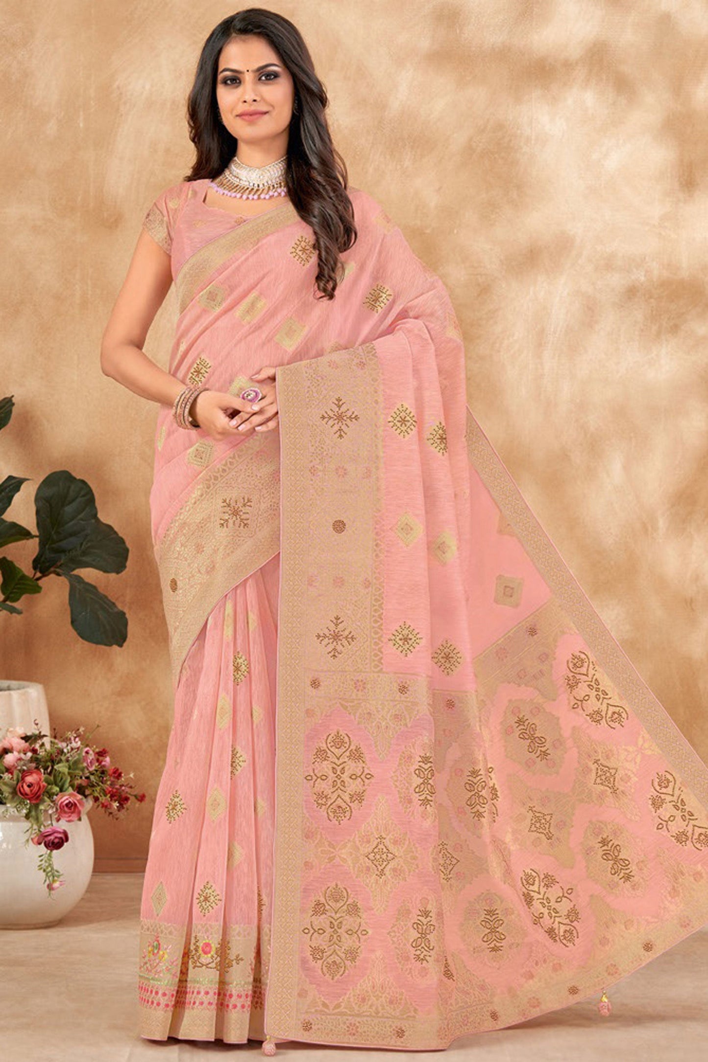 इंपीरियल पीच कलर कोरा सिल्क फैब्रिक साड़ी फॉयल प्रिंटेड वर्क के साथ