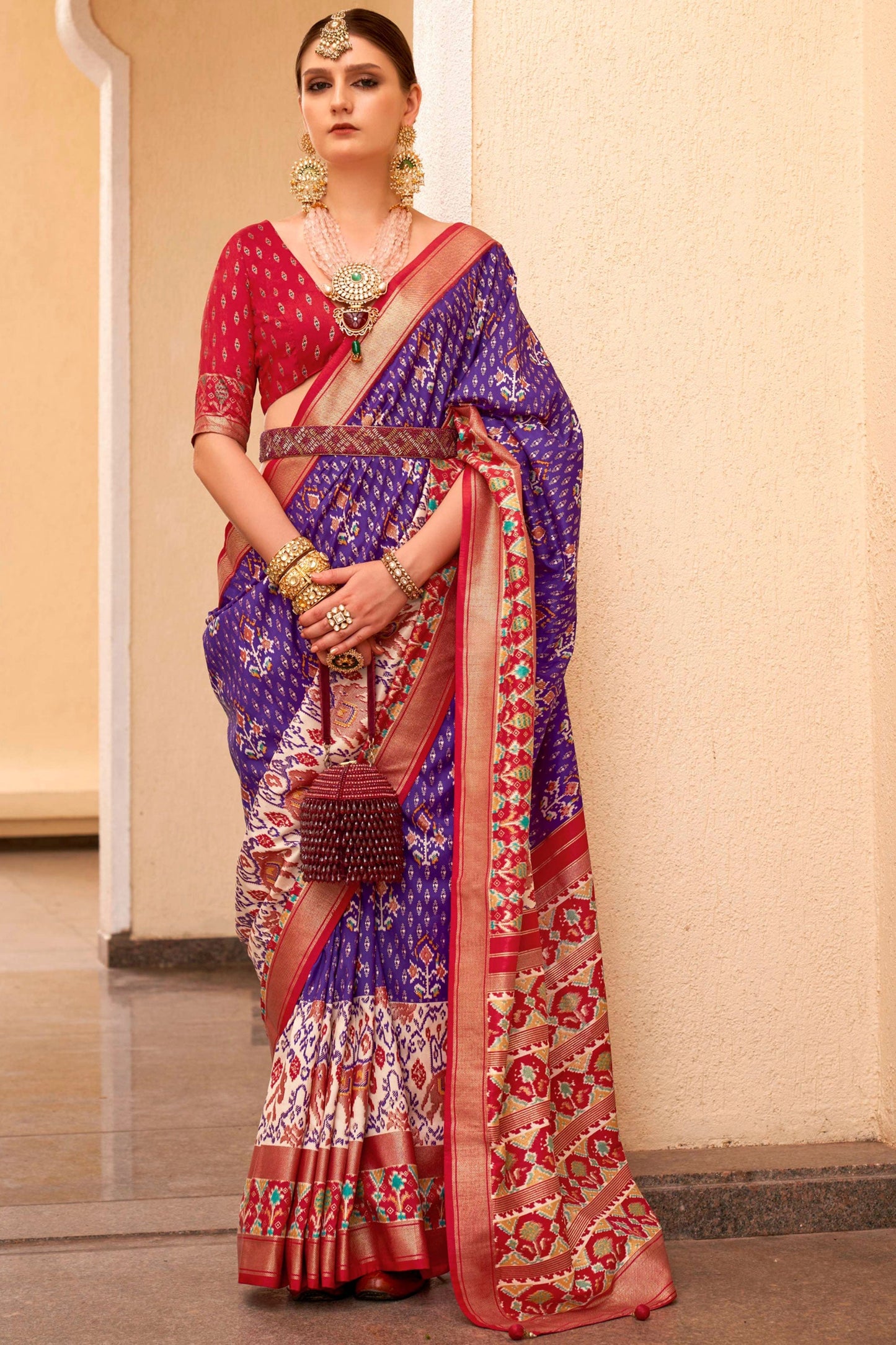 बैंगनी रंग मुद्रित समारोह पहनने पटोला सिल्क साड़ी