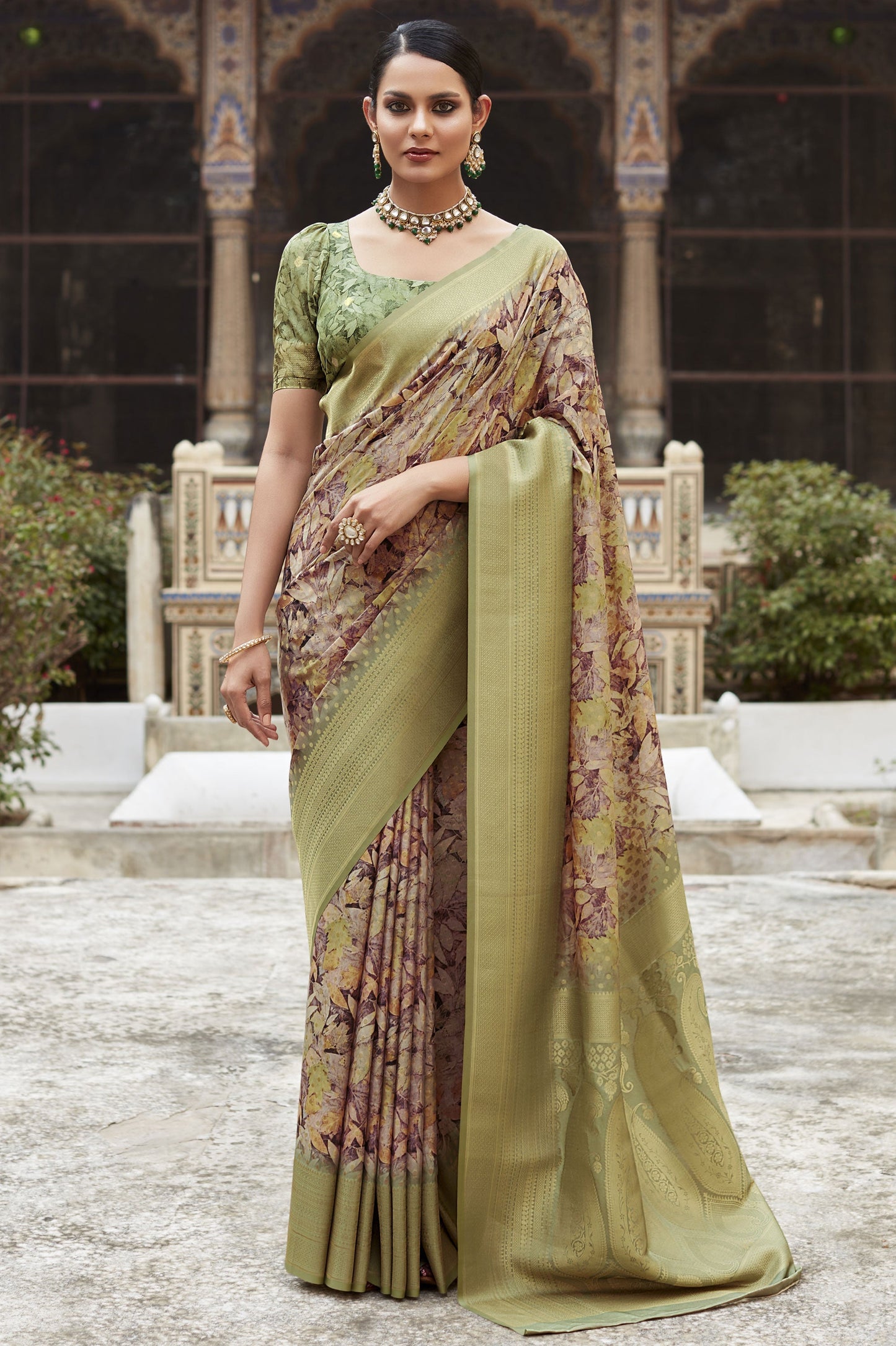 मल्टी कलर क्रेप सिल्क फैशनेबल प्रिंटेड साड़ी