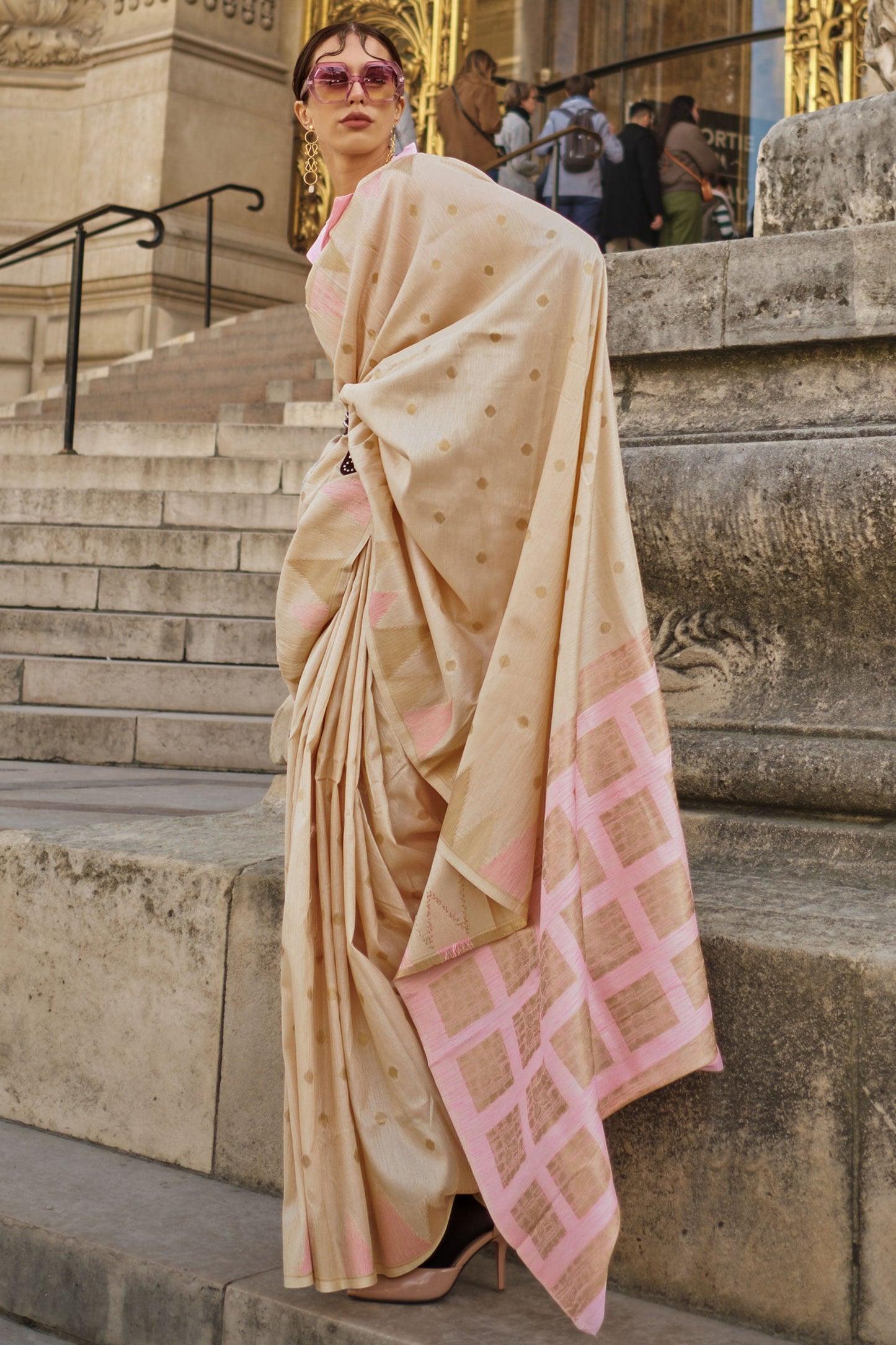 Radiant Beige Color Art Silk Handloom Weaving Saree