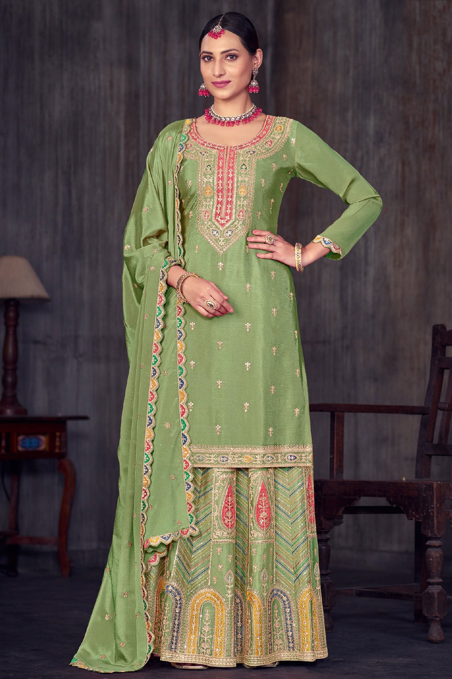 समुद्री हरा रंग चिनॉन फैब्रिक कढ़ाई फंक्शन वियर शरारा टॉप लहंगा