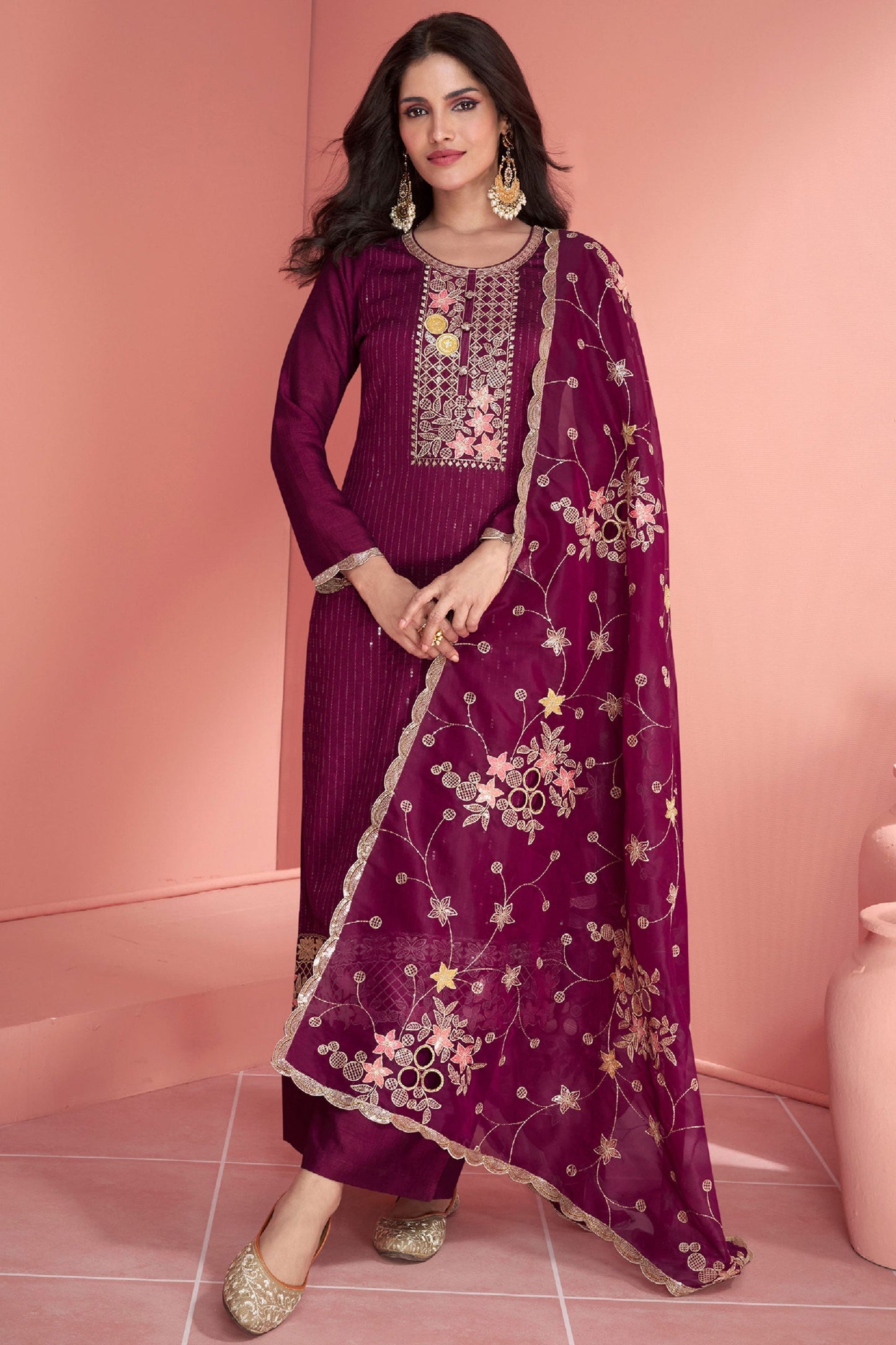 वाइन कलर आर्ट सिल्क फैब्रिक शानदार फंक्शन वियर पलाज़ो सूट