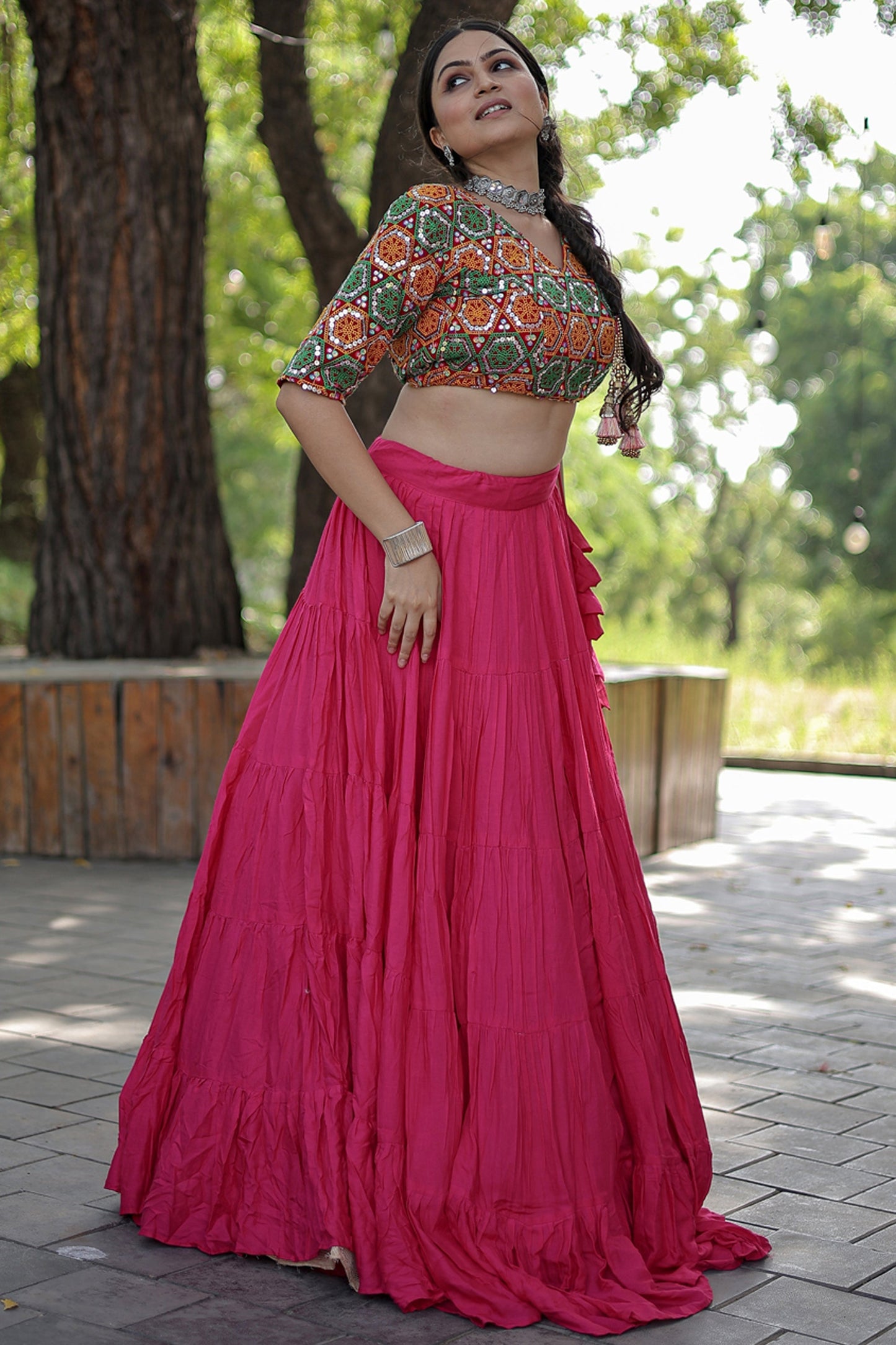 रानी कलर रेयान फैब्रिक कढ़ाई नवरात्रि स्पेशल रेडीमेड लहंगा चोली