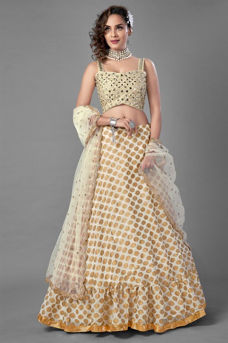एक्सक्लूसिव बेज कलर फैंसी वर्क विस्कोस फैब्रिक वेडिंग वियर लहंगा चोली