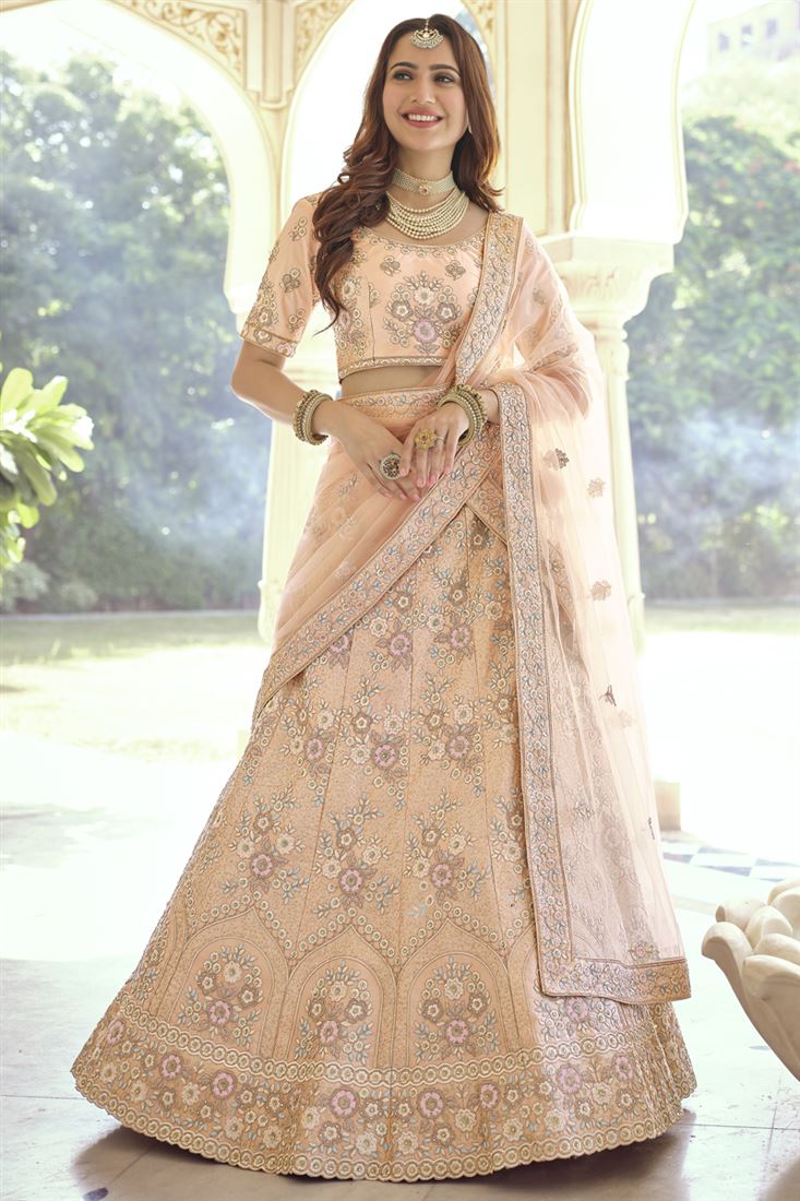 एक्सक्लूसिव क्रेप फैब्रिक संगीत वियर स्टाइलिश लहंगा पीच कलर में