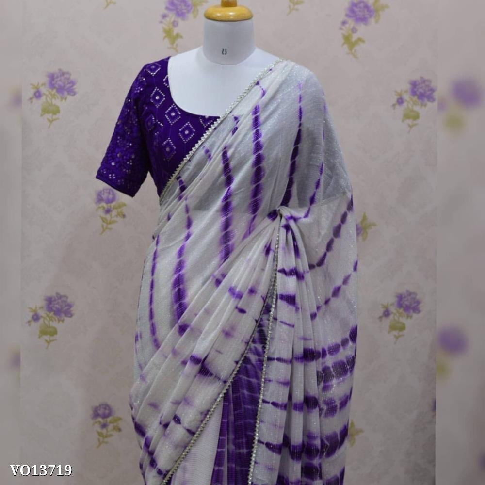 शुद्ध विस्कोस जॉर्जेट साड़ी फैंसी फीता सीमा के साथ और सिलाई ब्लाउज अनुक्रम के साथ जोड़ा गया